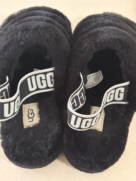 UGG Shoes - UGG Black Kids Fuzz Slide with Logo Strap